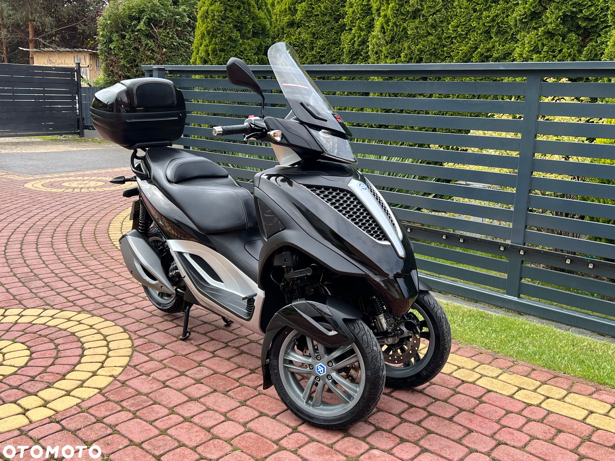 Piaggio MP-3 - 8