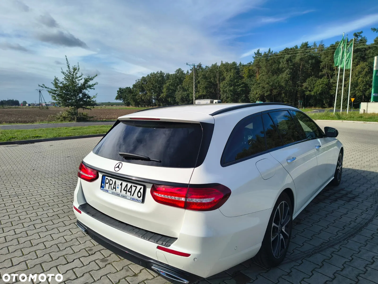 Mercedes-Benz Klasa E 300 d 9G-TRONIC - 28