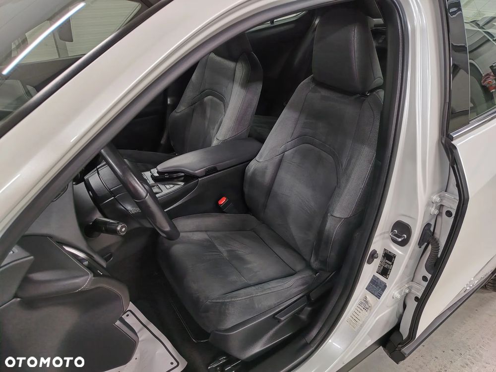 Lexus UX 250h Elegance 2WD - 21