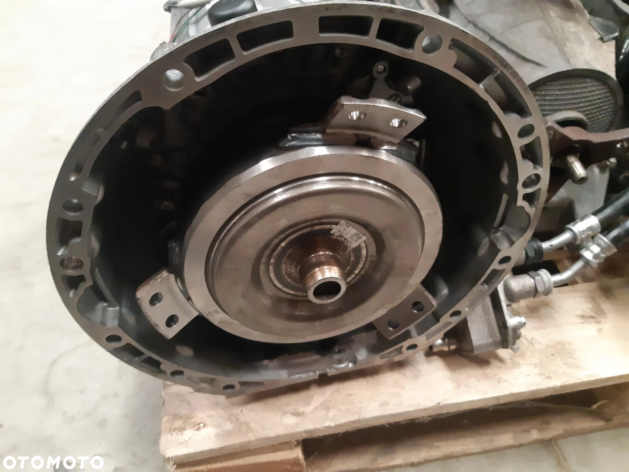 SKRZYNIA MERCEDES W205 C63 6.3 AMG 2052704102 - 2