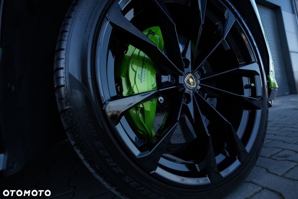 Lamborghini Urus - 15