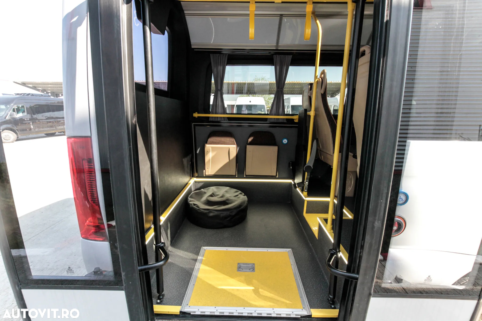 Mercedes-Benz Sprinter 517 15+12+1+1scaun rotile  *COC* - 10
