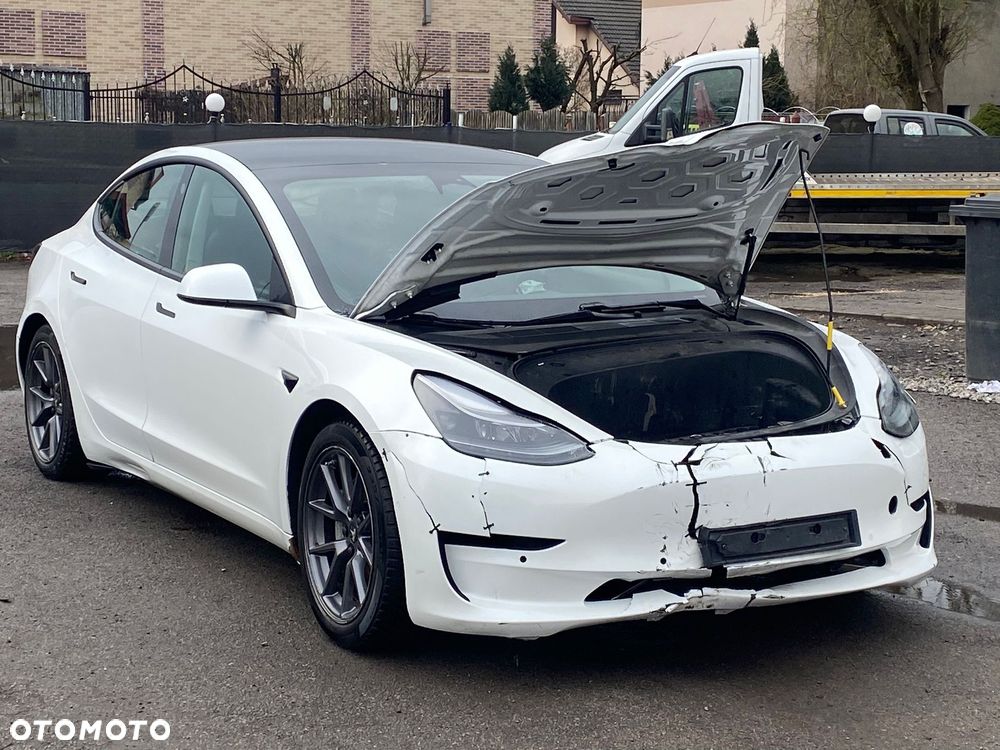 Tesla Model 3 - 9