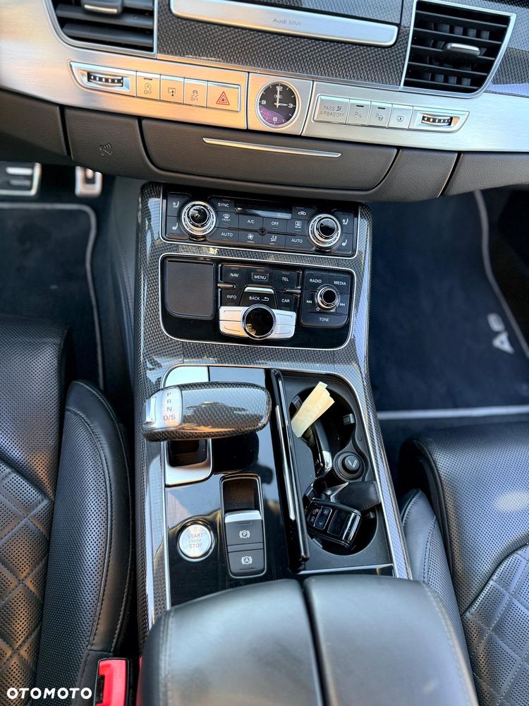 Audi A8 4.2 TDI DPF (clean diesel) quattro tiptronic - 19