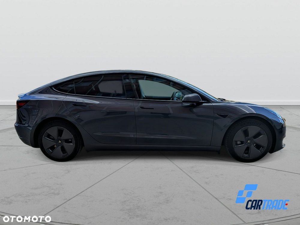 Tesla Model 3 - 8