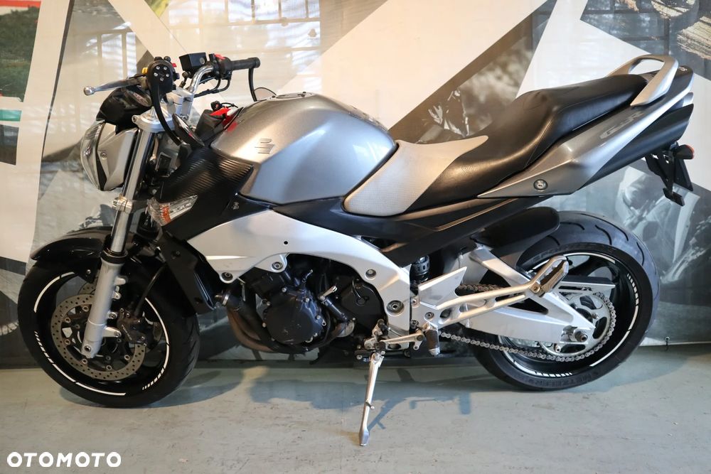 Suzuki GSR - 5