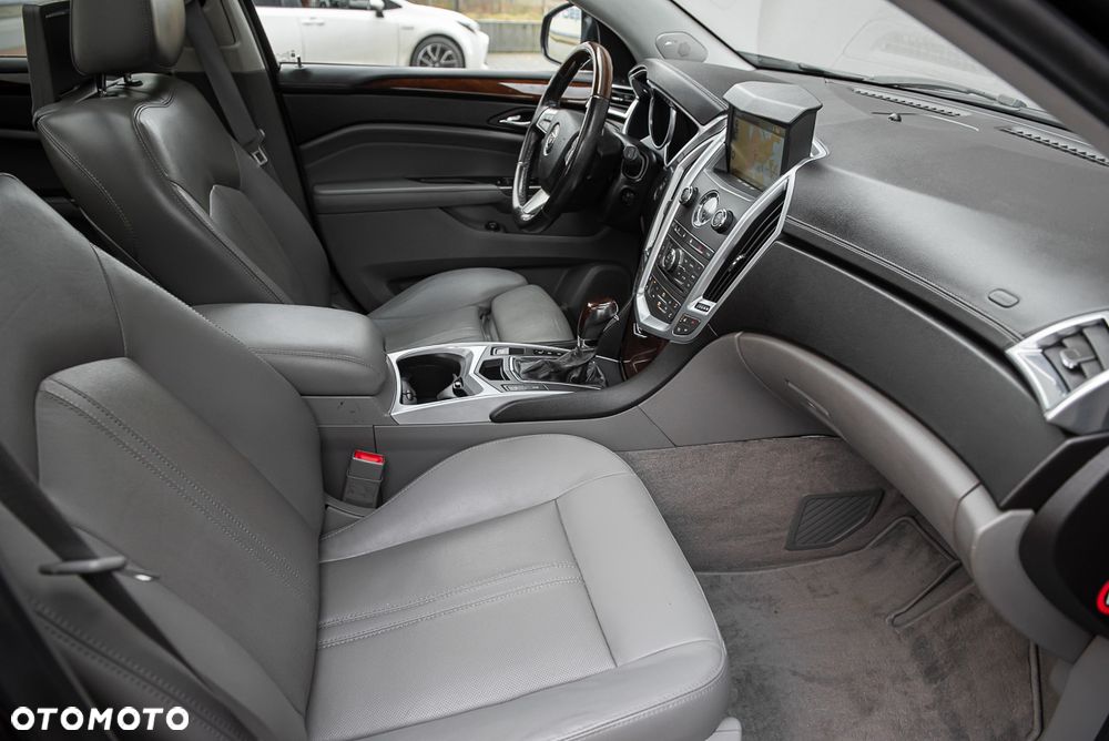 Cadillac SRX - 33