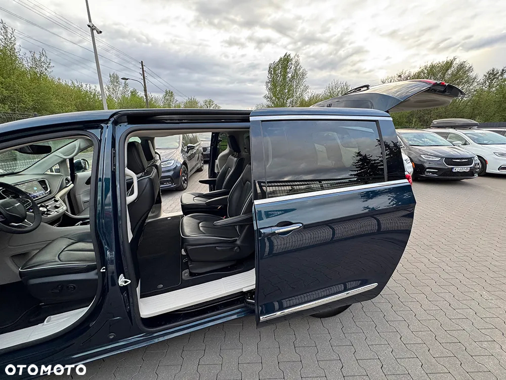 Chrysler Pacifica - 11