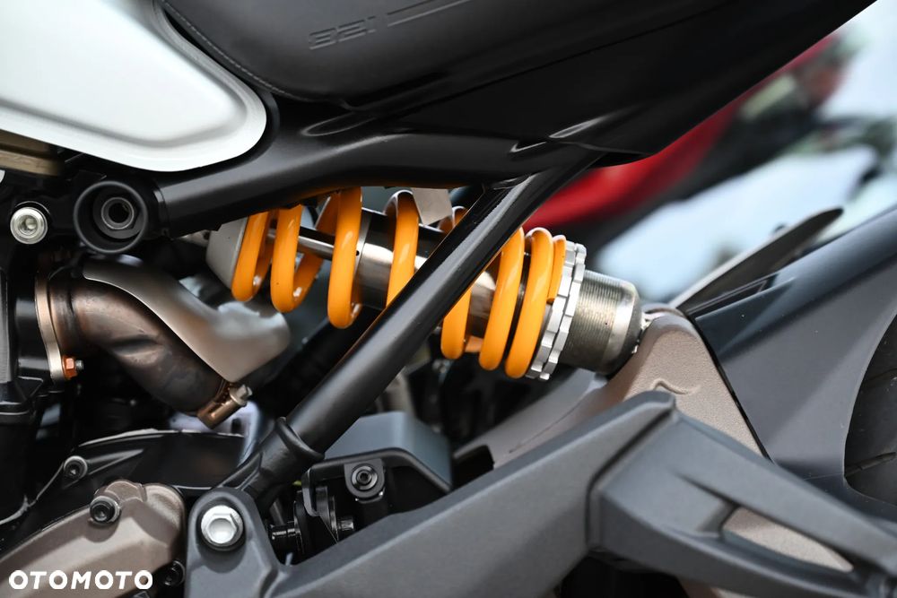 Ducati Monster - 36