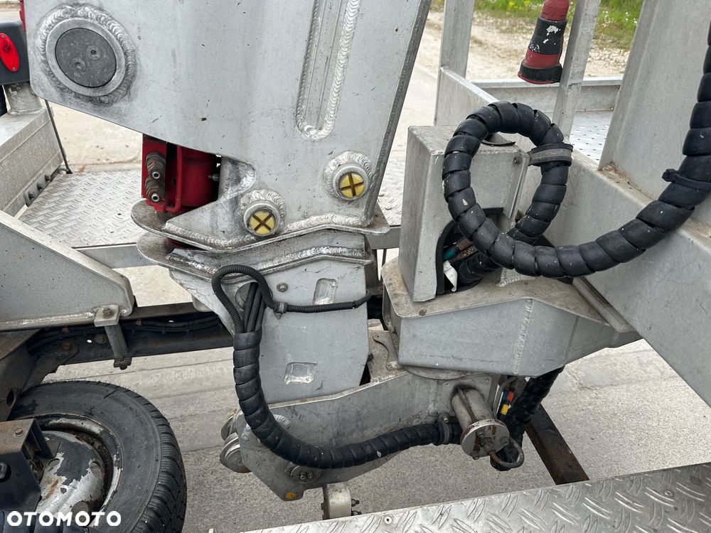 Nissan CABSTAR NT400 - 12