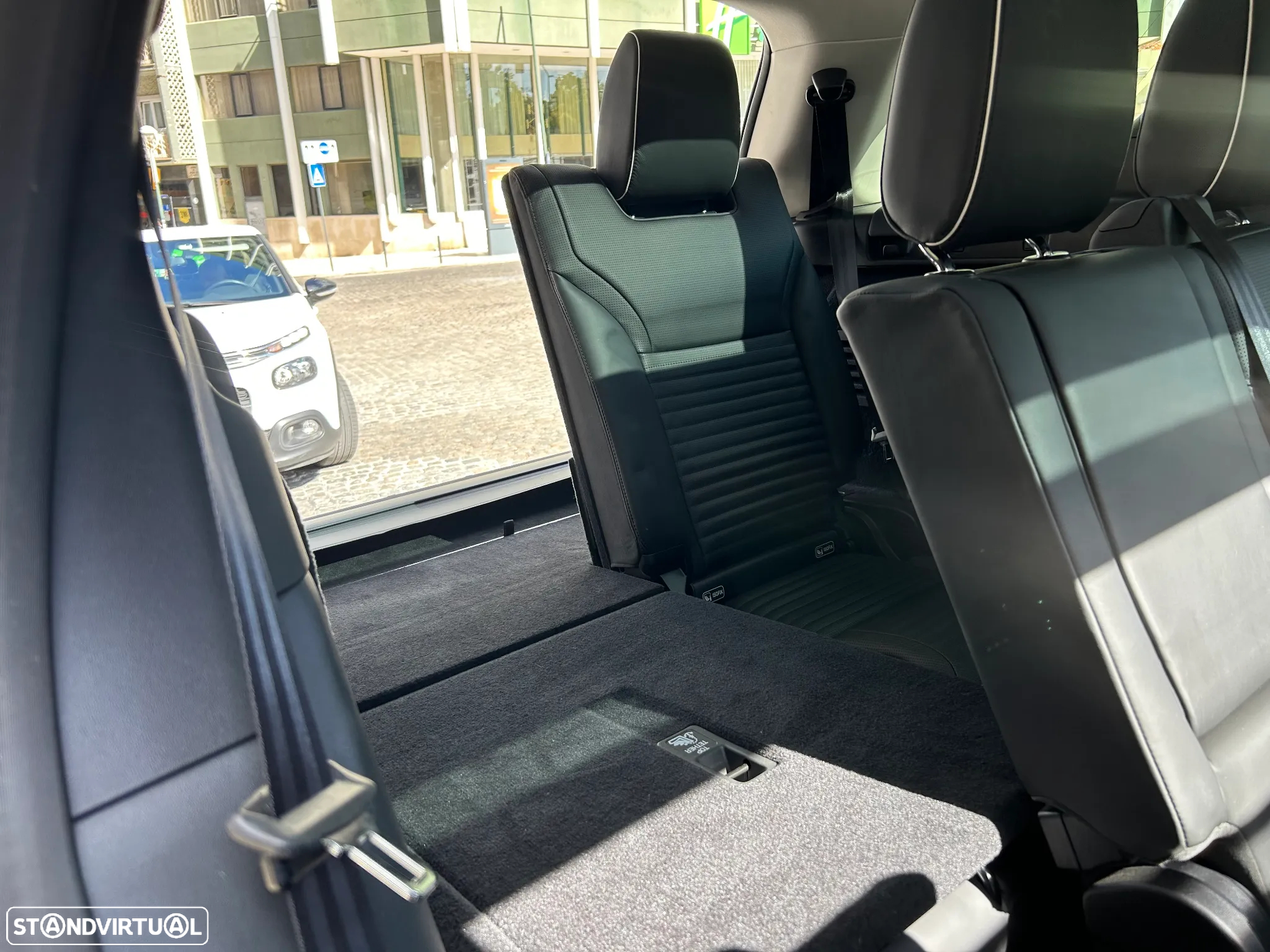 Land Rover Discovery 3.0 Si6 HSE Luxury Auto - 10