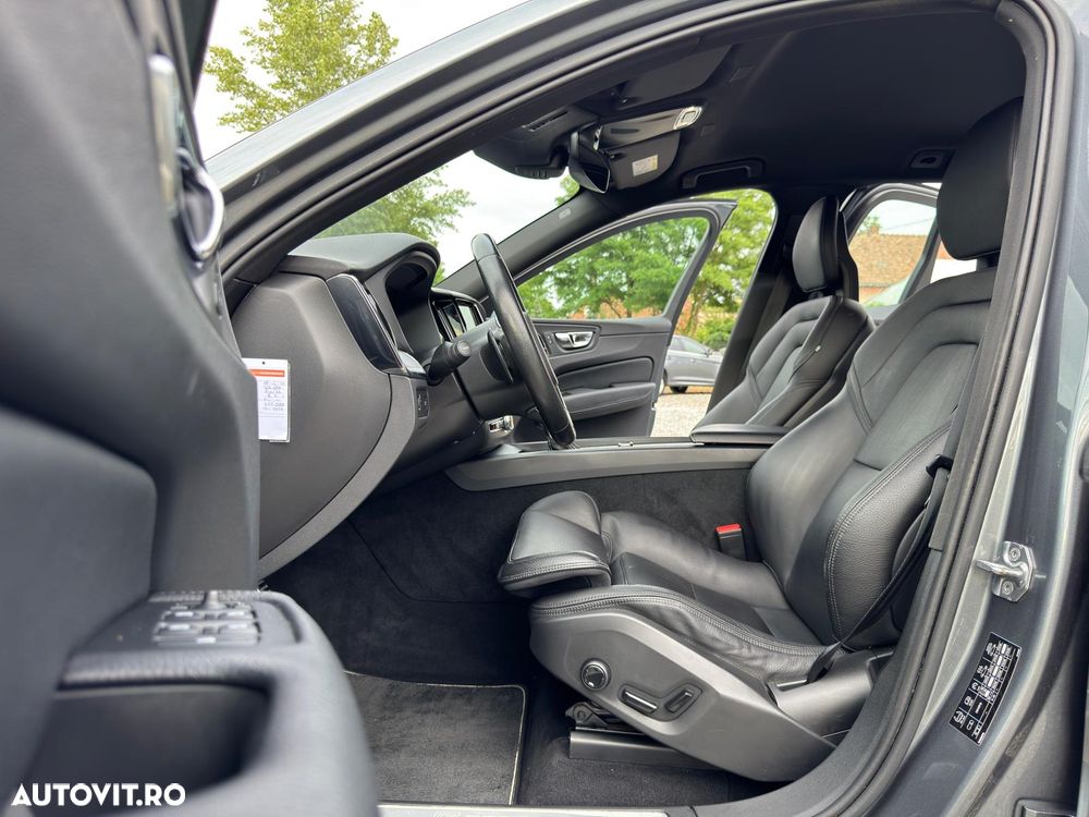 Volvo XC 60 D4 AWD Geartronic RDesign - 27