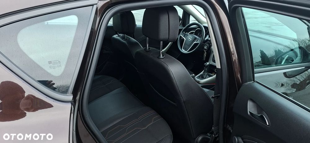 Opel Astra 1.4 T Edition 150 - 14