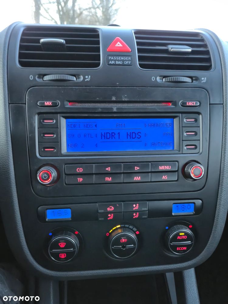 Volkswagen Golf 1.4 Comfortline - 25