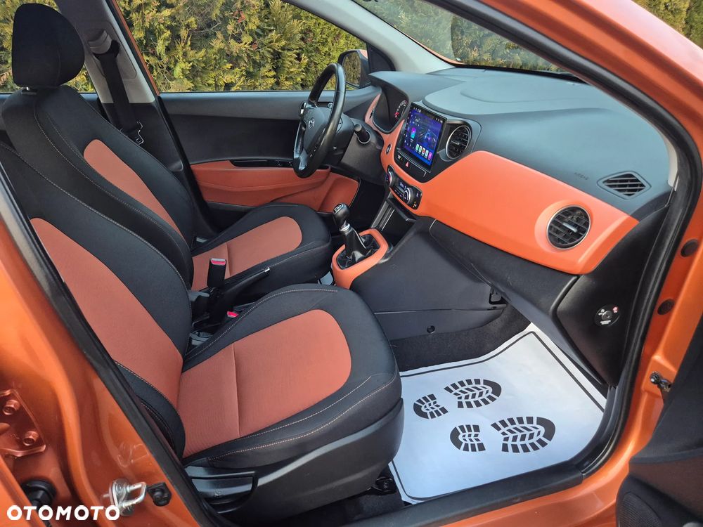 Hyundai i10 1.2 Fifa World Cup Edition - 38