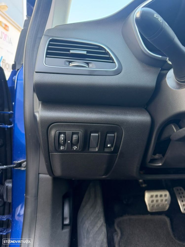 Renault Mégane Sport Tourer 1.6 E-Tech Plug-In Hybrid R.S. Line - 32