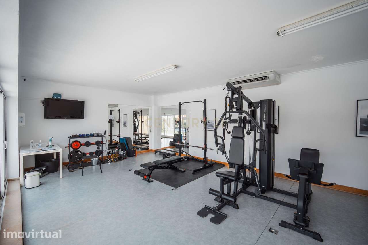 APARTAMENTO T3 MOBILADO | Condominio em frente a Kings College - Grande imagem: 2/28