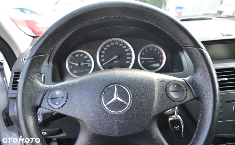 Mercedes-Benz Klasa C 180 Kompressor - 26