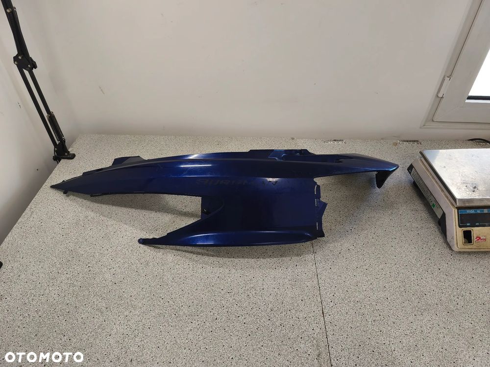 Owiewka, osłona, bok, boczek, zadupek ogon, łącznik zadupka Suzuki Burgman 125 - 1