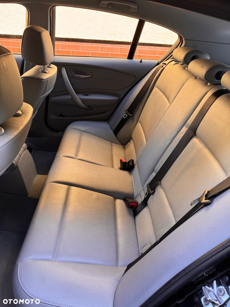 BMW Seria 1 120i - 8