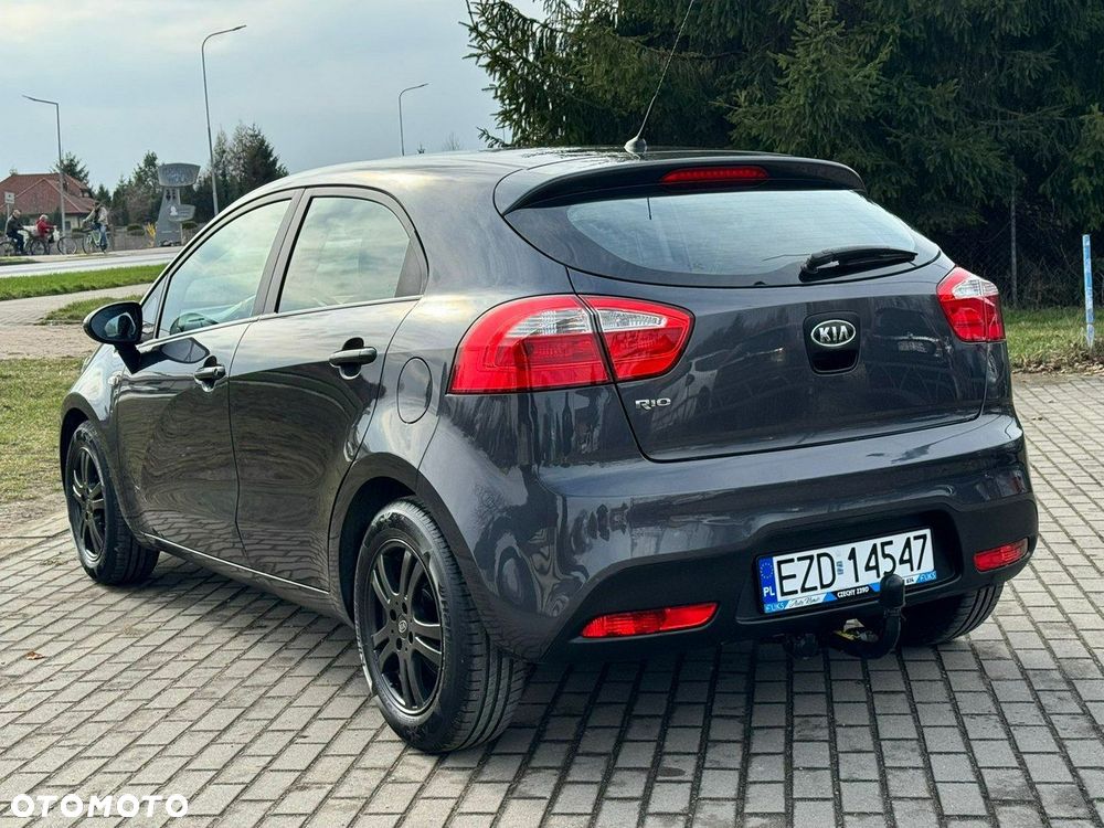 Kia Rio 1.2 Attract - 11