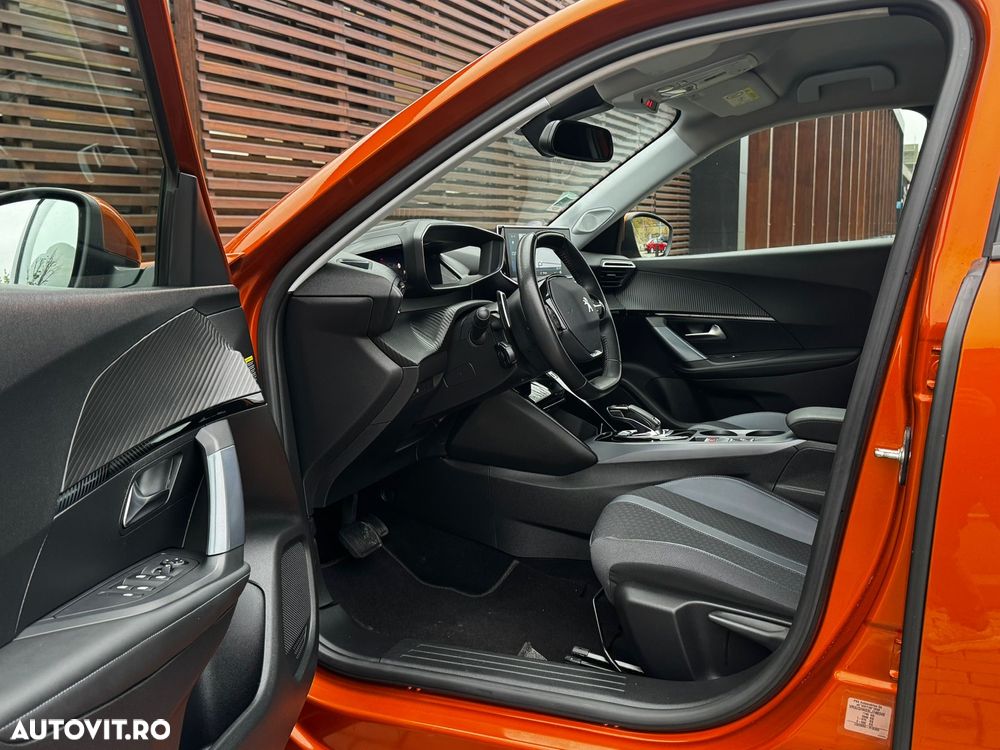 Peugeot 2008 PureTech 130 EAT8 Allure - 14