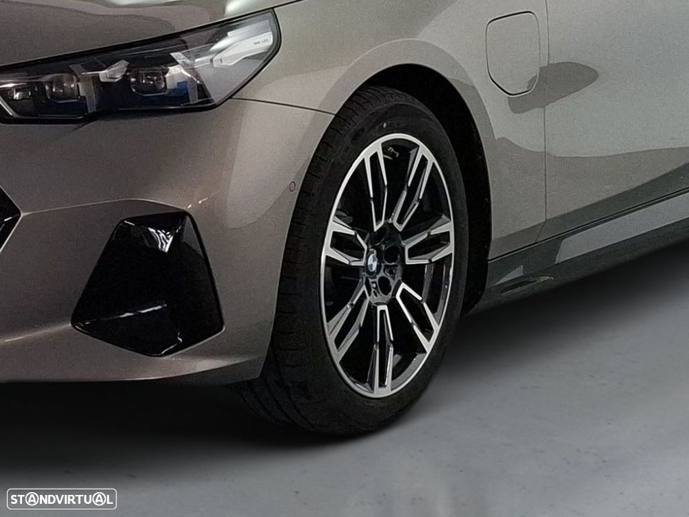 BMW 530 e Pack Desportivo M - 7