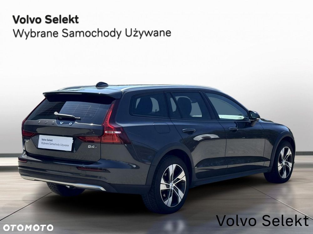 Volvo V60 Cross Country - 6
