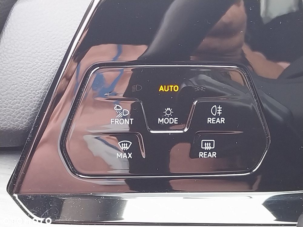 Volkswagen Golf - 30