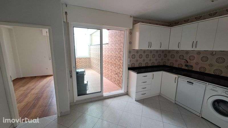 Apartamento T1+1 na Póvoa de Varzim (junto ao mar) - Grande imagem: 3/12