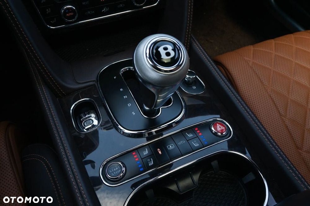 Bentley Flying Spur - 24