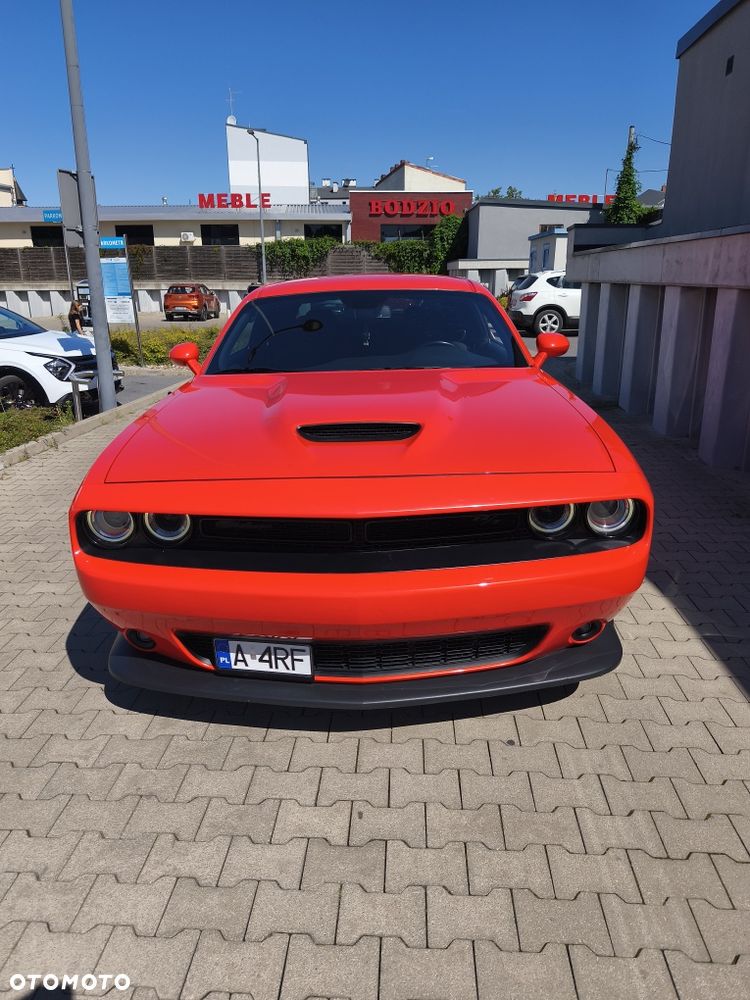 Dodge Challenger - 1