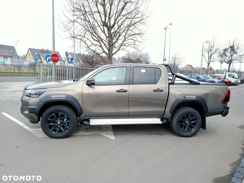 Toyota Hilux 2.8 D-4D Double Cab Invincible 4x4 - 2