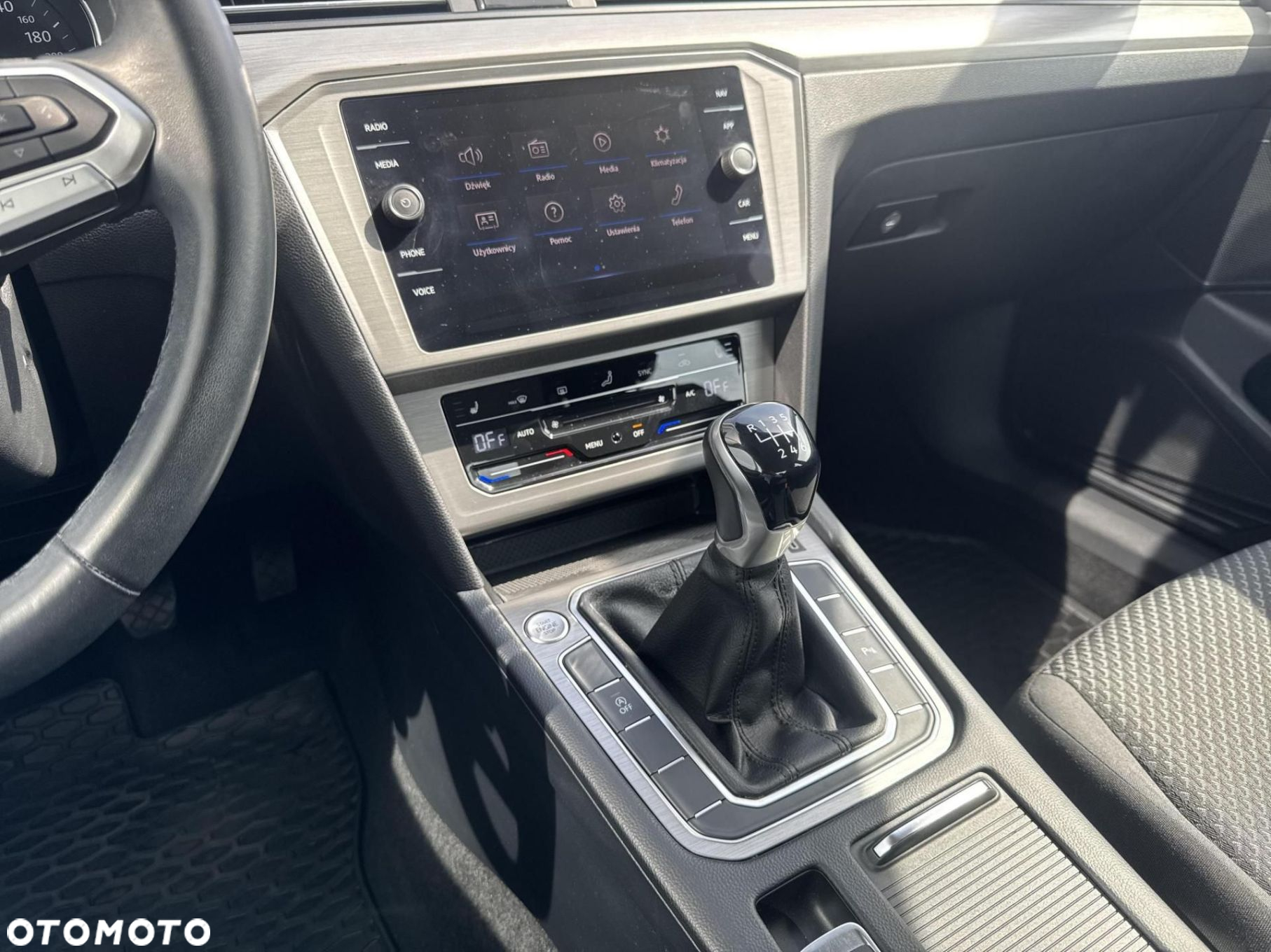 Volkswagen Passat - 15