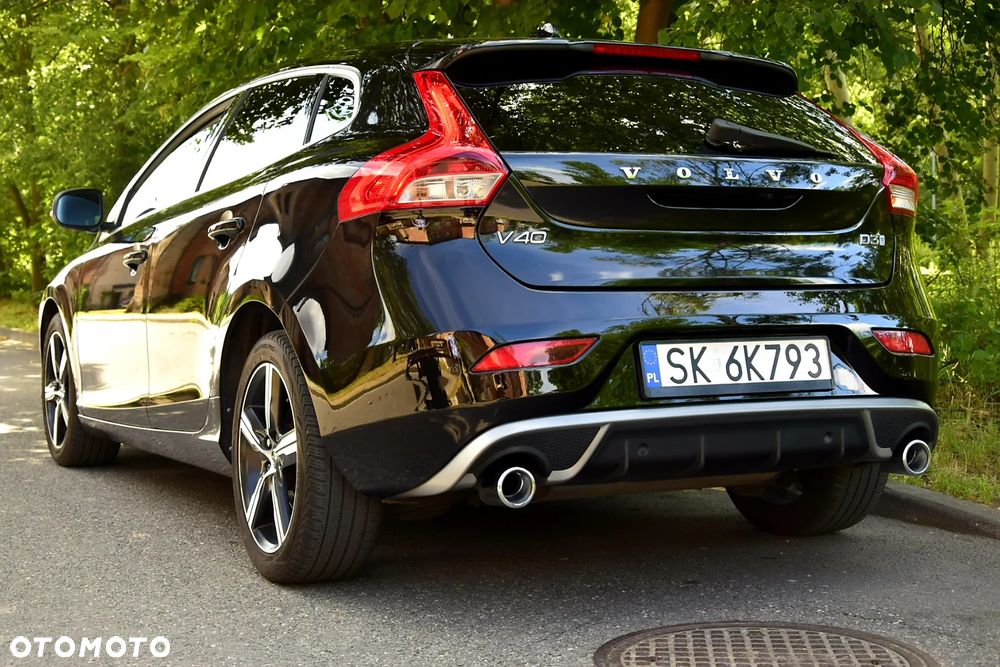 Volvo V40 D3 Geartronic RDesign - 1