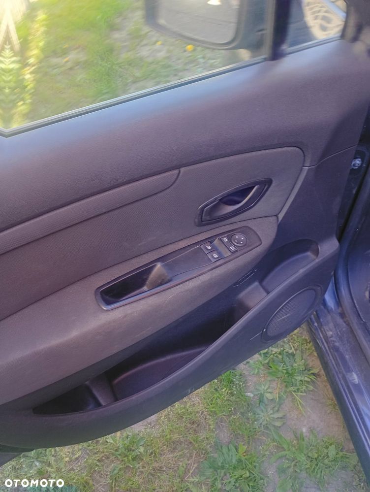 Renault Scenic dCi 110 Expression - 11
