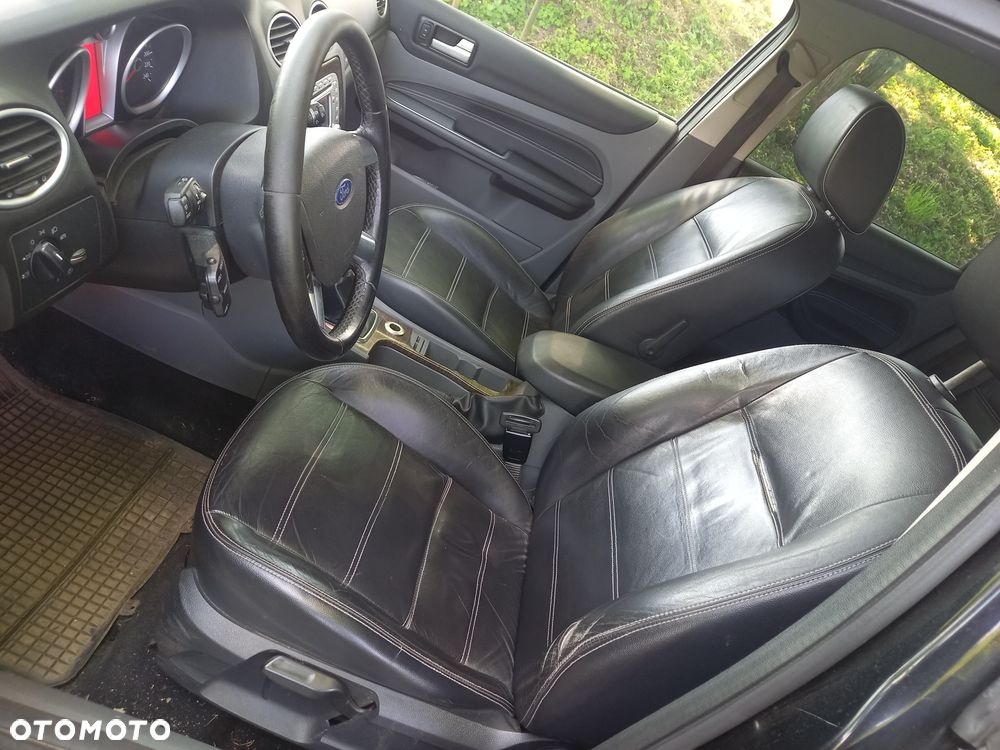Ford Focus II lift kombi 2.0 benzyna z LPG - 6