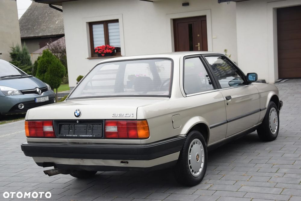 BMW Seria 3 - 12
