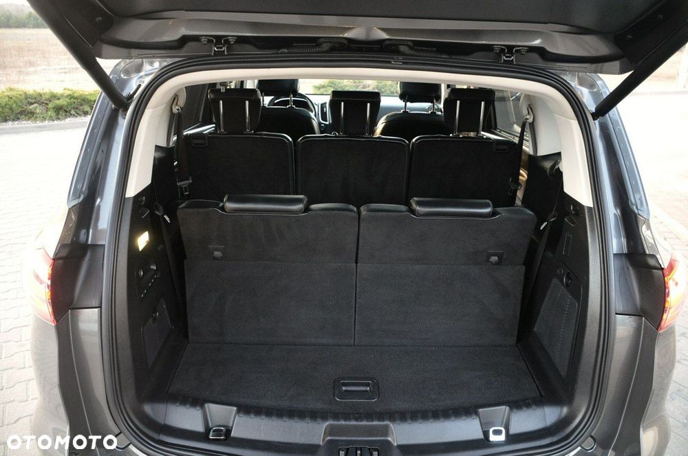 Ford S-Max - 17