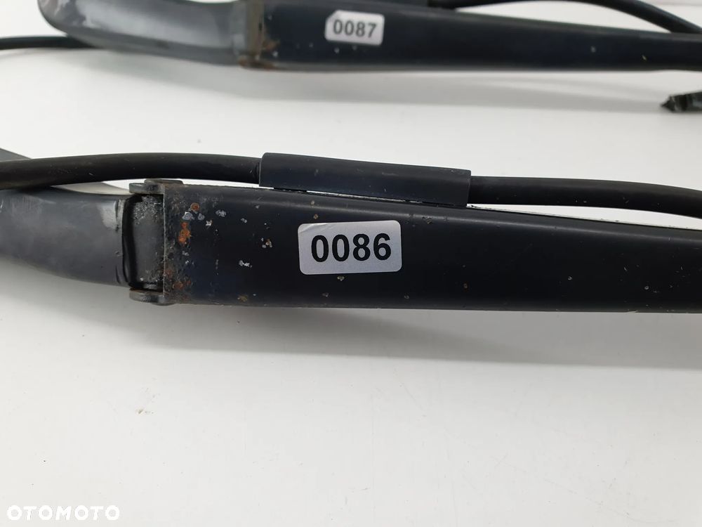RAMIE WYCIERACZKI UCHWYT  MAN LE TGL - 9