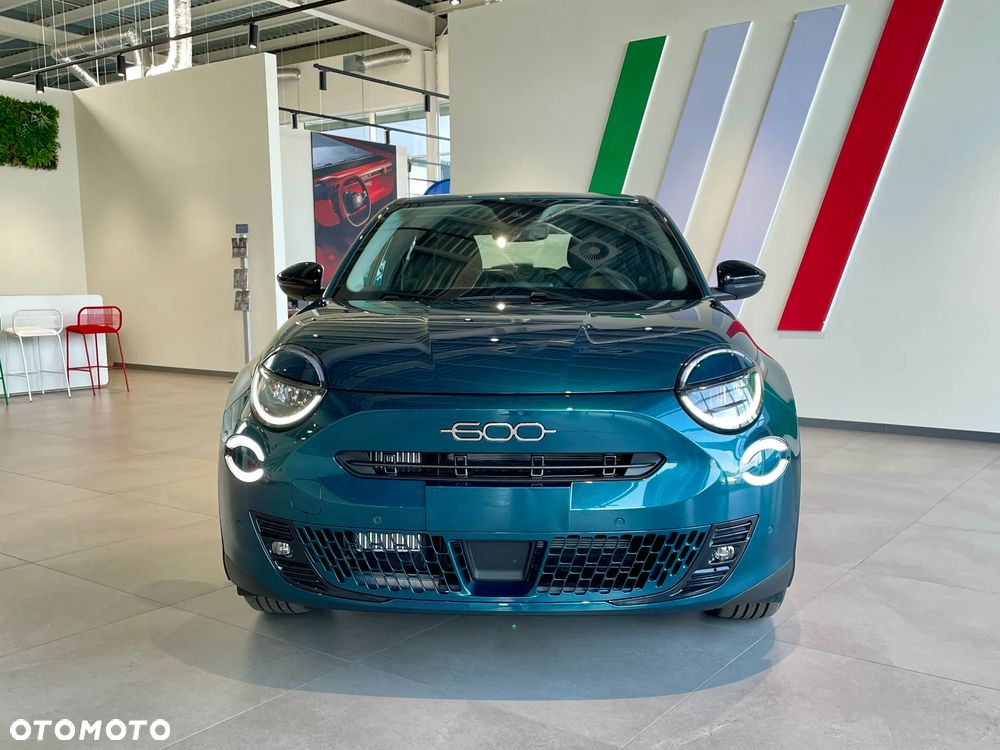 Fiat 600 1.2 Turbo Icon eDCT - 2