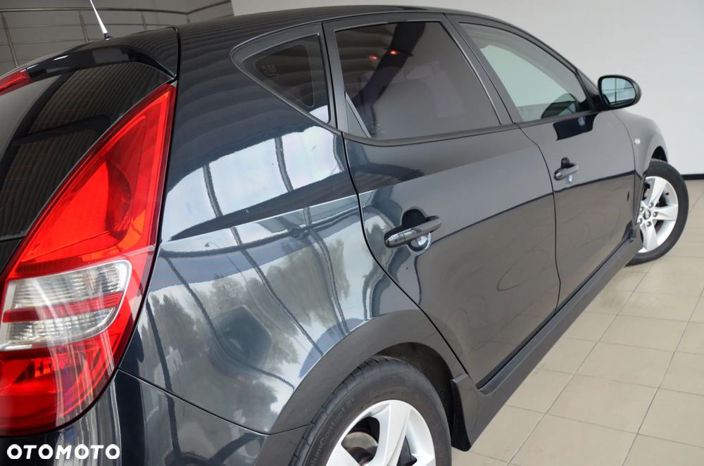 Hyundai i30 1.6 CRDi FIFA WM Edition - 22