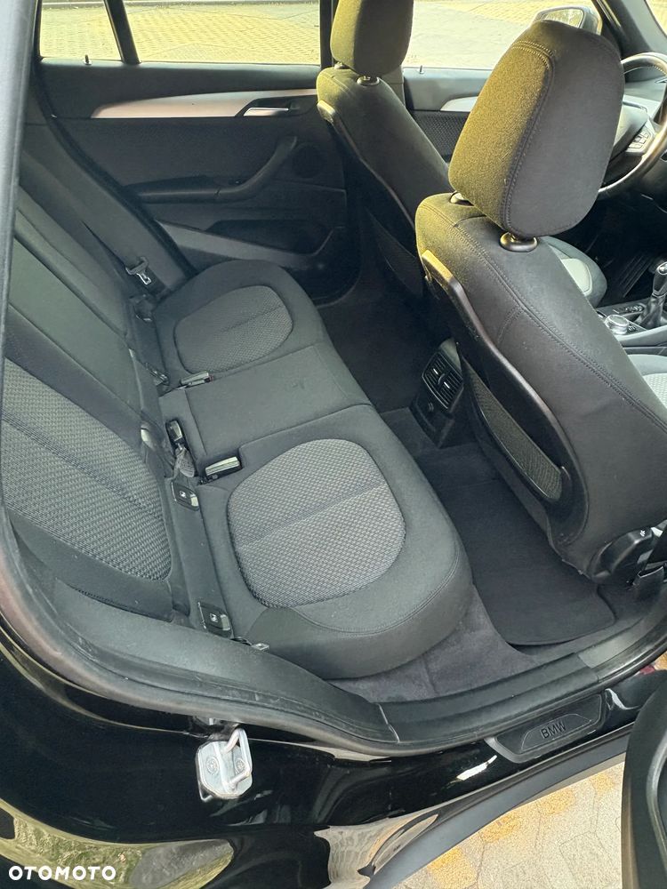 BMW X1 sDrive18d - 11