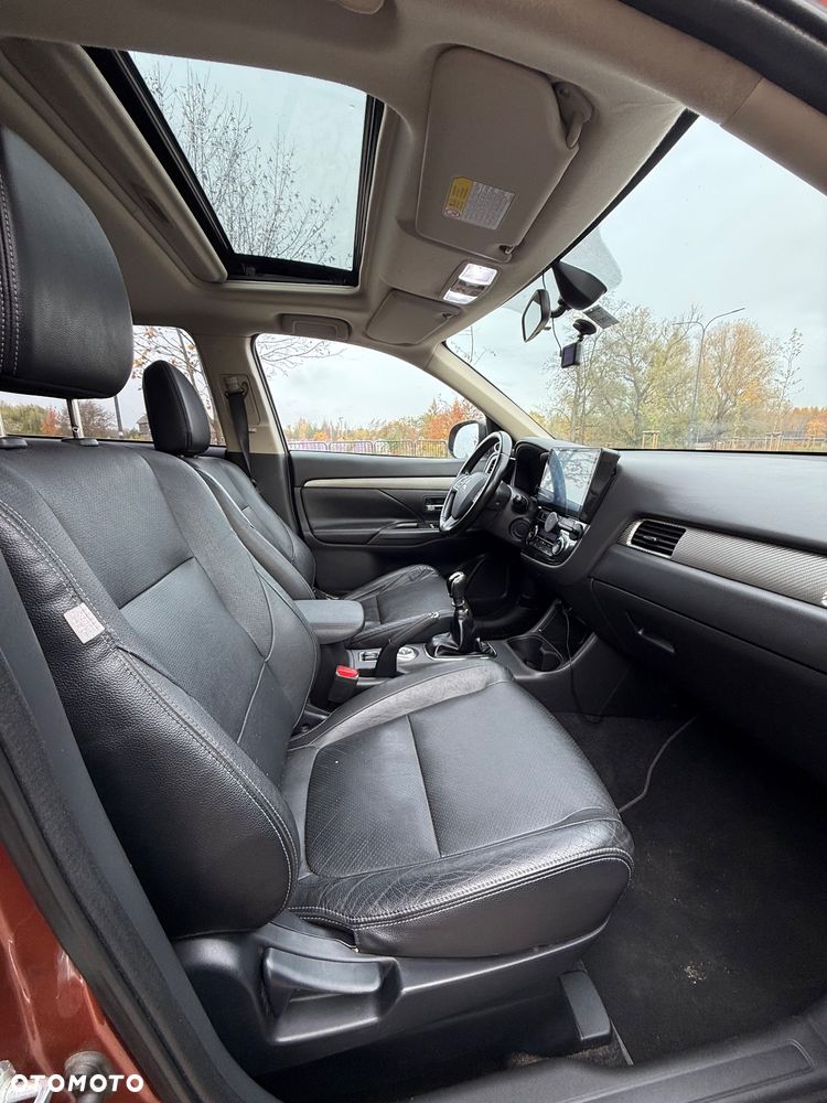 Mitsubishi Outlander 2.2 DI-D 4WD Invite - 22