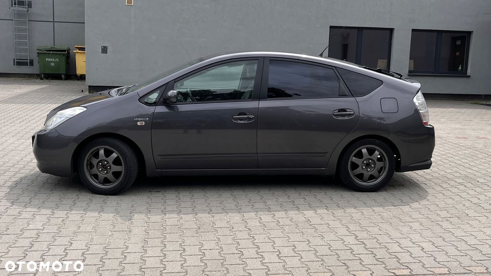 Toyota Prius 1.5 VVT-i Prestige - 2
