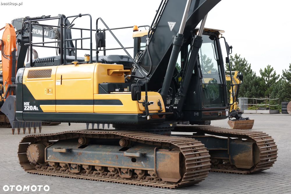 Hyundai HX220AL - 13