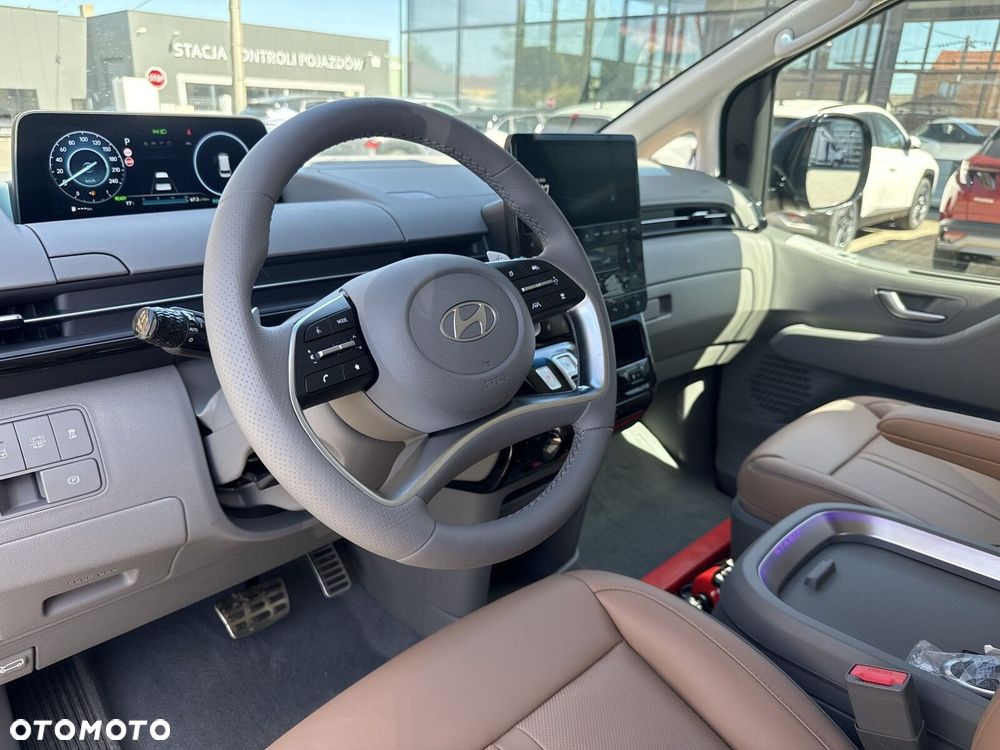 Hyundai Staria - 10
