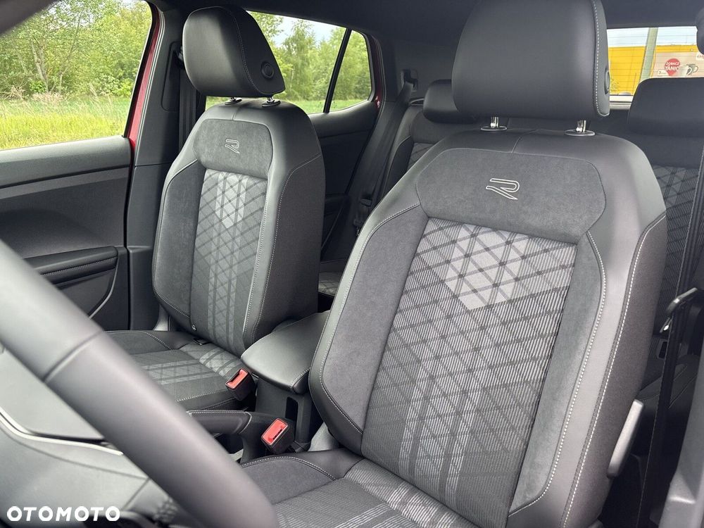 Volkswagen T-Cross - 12