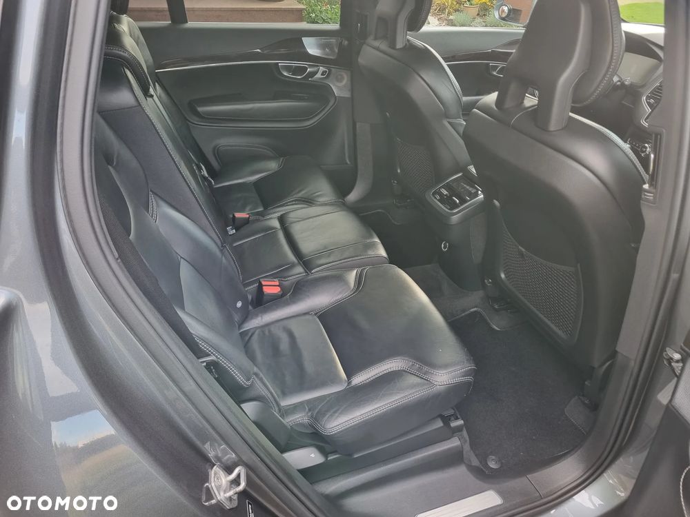 Volvo XC 90 - 22