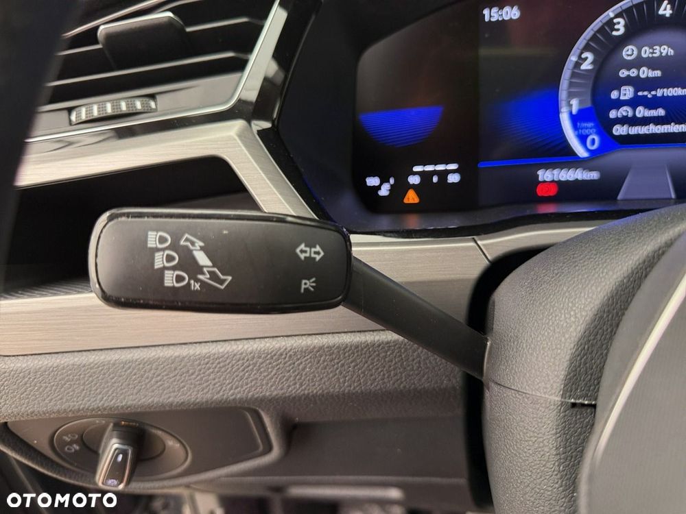 Volkswagen Touran 1.5 TSI EVO Comfortline - 26